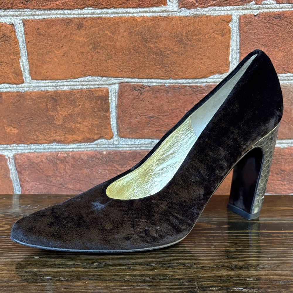 Claudia Ciuti Black Velvet Heels
